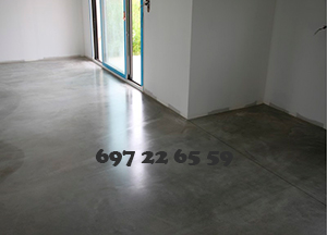Hormigón pulido en Badajoz suelo de la vivienda en color gris
